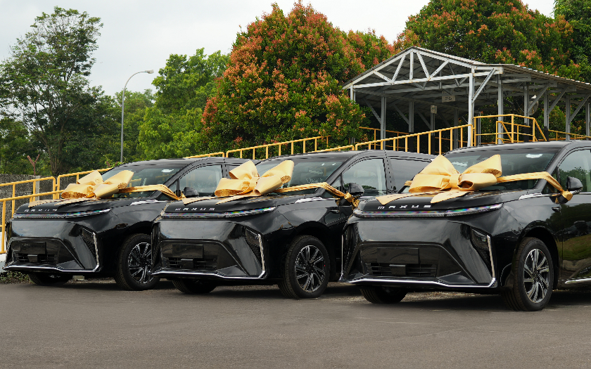 Maxus Indonesia Serahkan Unit Mifa 7 &amp; 9 ke Konsumen, Produksi Lokal TKDN 40 Persen