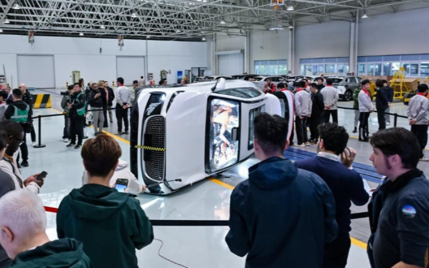 Biar Konsumen Yakin Beli, Lepas L8 Diuji Test Genangan Air 60 cm dan Terguling Keras