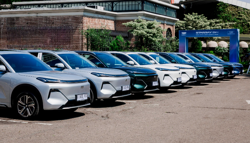 Geely Serahkan Starray EM-i Rakitan Lokal ke Para Pemilik Pertama, SUV PHEV dengan Fitur Melimpah