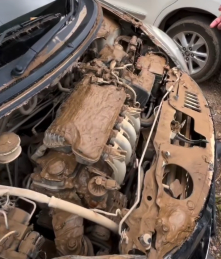 Begini Cara Cegah Mobil Rusak Lebih Parah Saat Terendam Banjir