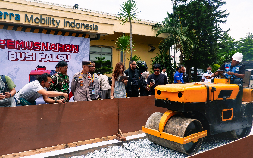 Niterra Mobility Indonesia Musnahkan Ribuan Busi Palsu NGK