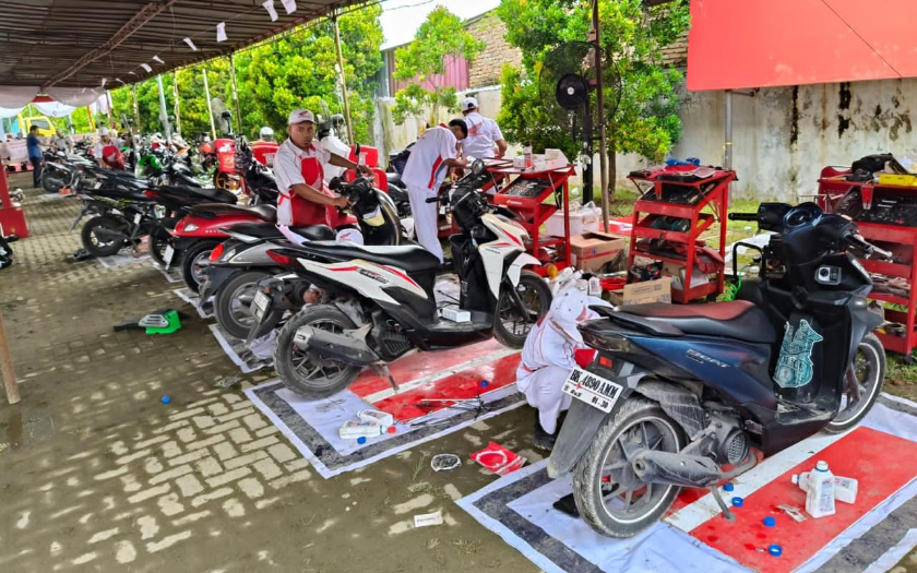 Bantu Ringankan Beban Warga Sumatera, AHM Sediakan Service Motor Gratis dan Sentra Air Bersih