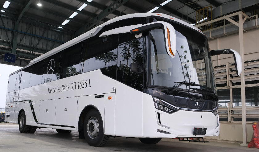 Bus Mercedes-Benz Buatan Cikarang Siap Mengaspal di Jalanan Thailand
