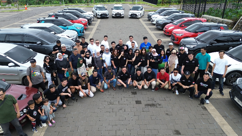 Raize Indonesia Club dan Komunitas Toyota SunMoRaize Sambil Isi Pertamax Series Bareng