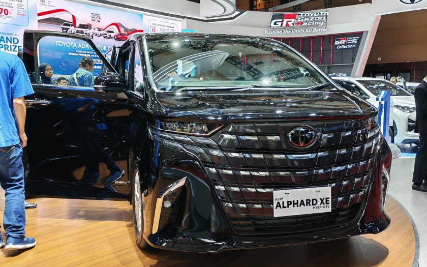 Intip Toyota Alphard Varian XE yang Bikin Ngiler, Kemewahan Sultan Lebih Ramah Kantong