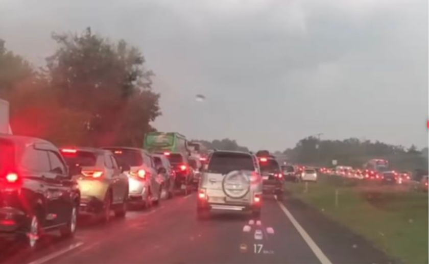 Kebijakan One Way Efektif Urai Kemacetan, Pemudik Puji Skema Satu Arah di Tol Trans Jawa