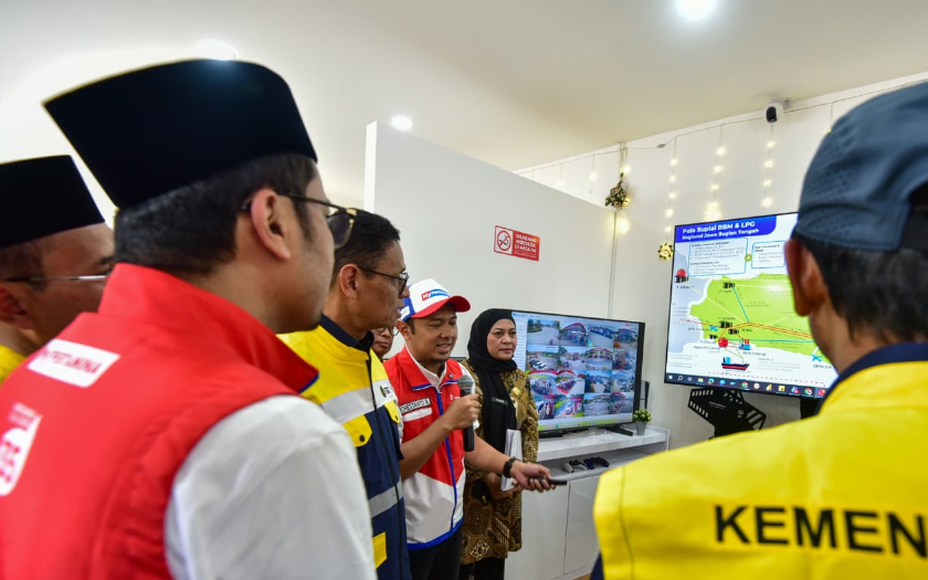 Kunjungi Rest Area Batang-Semarang, Wamen ESDM Jamin Stok BBM Mudik Terkendali