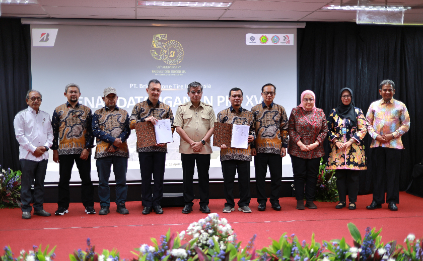 Saksikan Penandatanganan PKB Bridgestone, Menaker RI: Contoh Nyata Sinergi Pekerja dan Manajemen