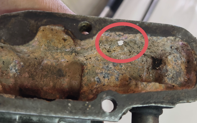 Ini Bukti Kalau Air Biasa Tidak Disarankan untuk Radiator Mobil