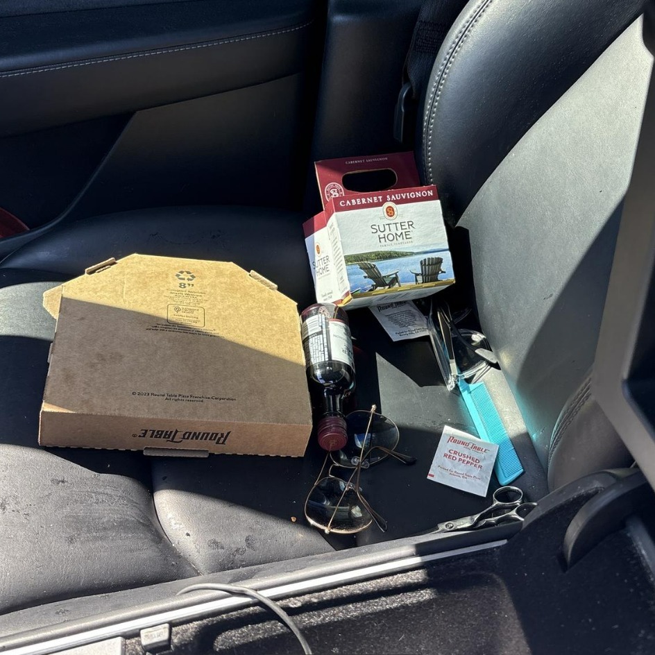 Tesla drives drunk owner while he naps, Police still arrest him on DUI