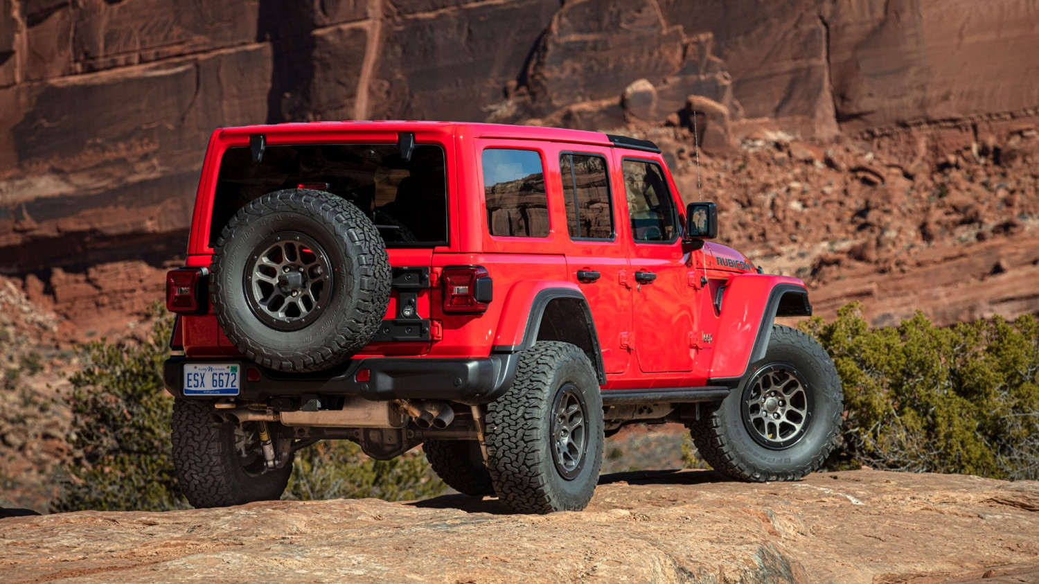 Ford Bronco Already Outselling Jeep Wrangler in 2026. Could This Finally Be the Year?