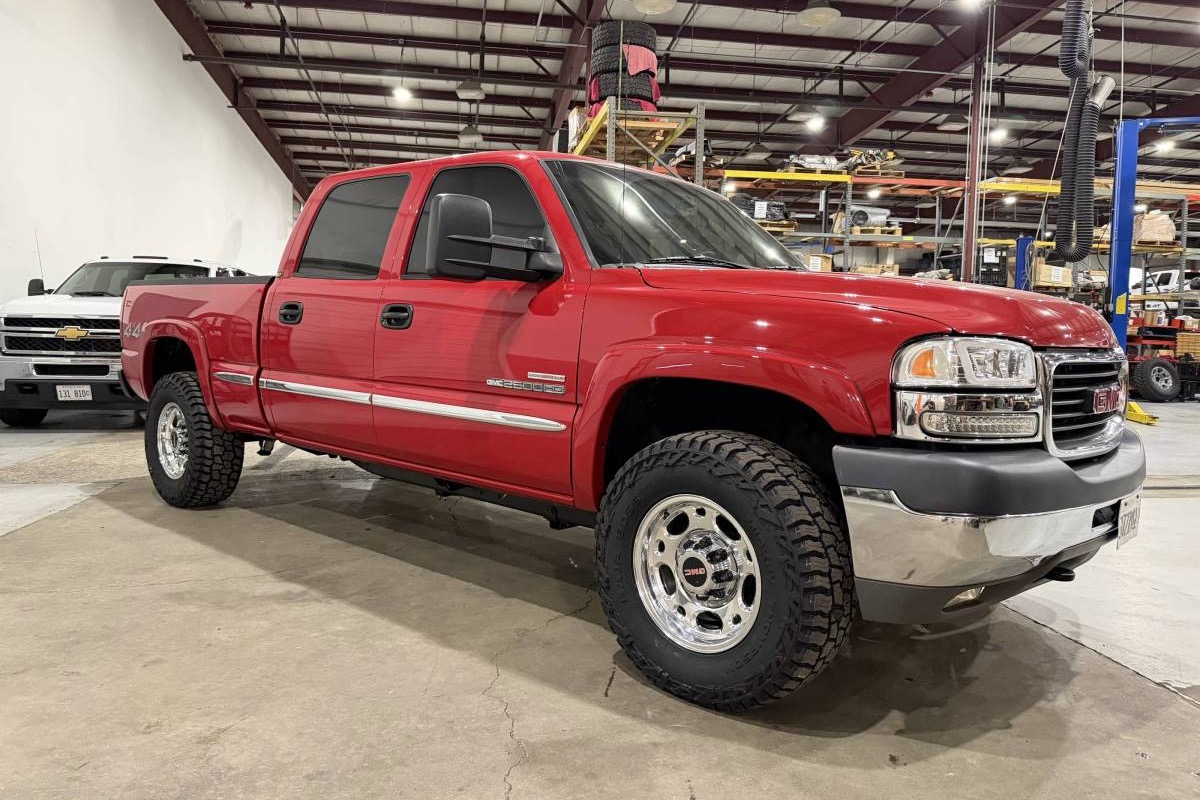 Fab Shop Recreates Excellent GM Truck Wheels From the 2000s, and They’re For Sale