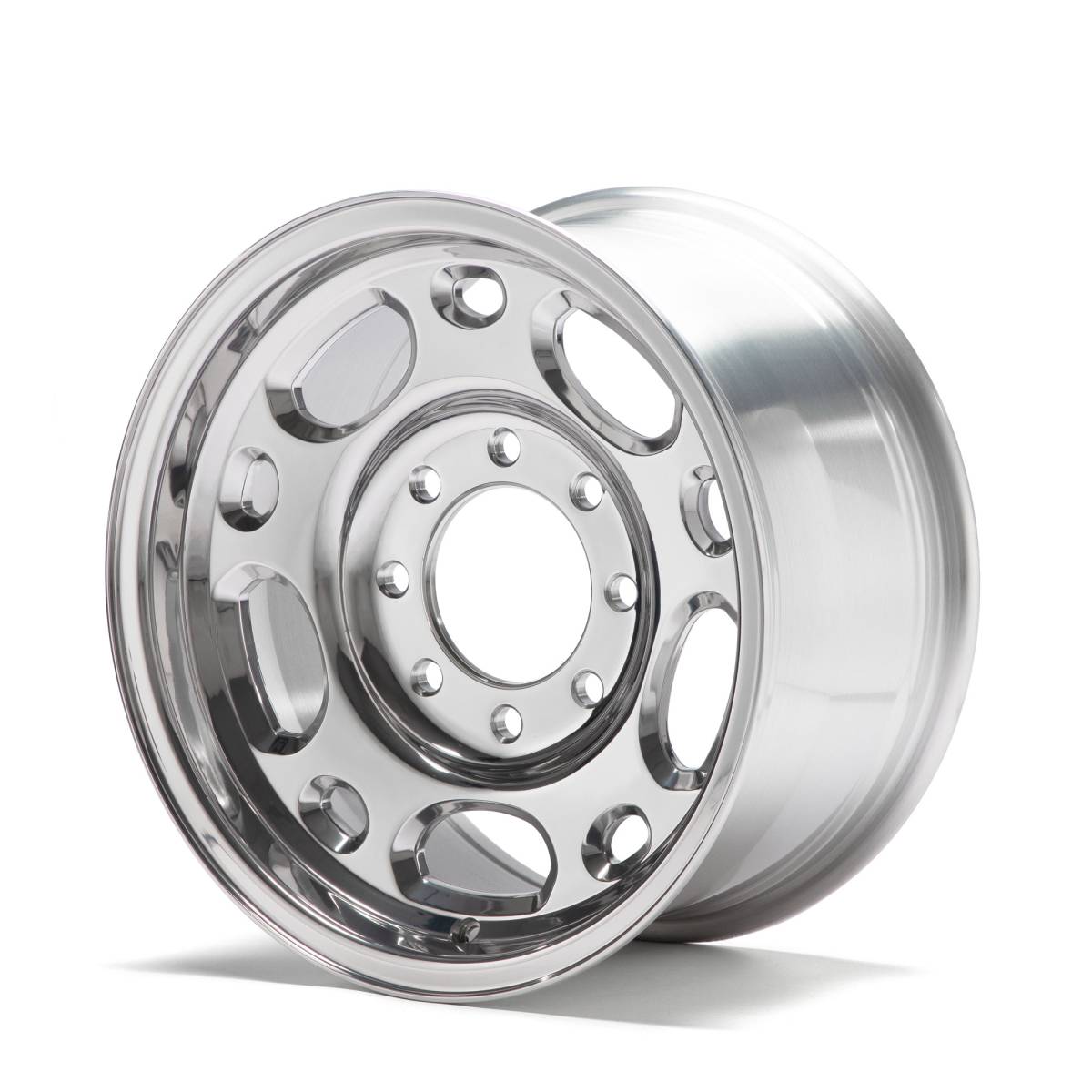 Fab Shop Recreates Excellent GM Truck Wheels From the 2000s, and They’re For Sale
