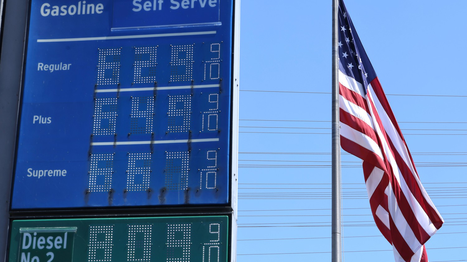 Nationwide Cheap Gas Tracker Uses AI to Call 20,000+ Stations Google Can’t Reach