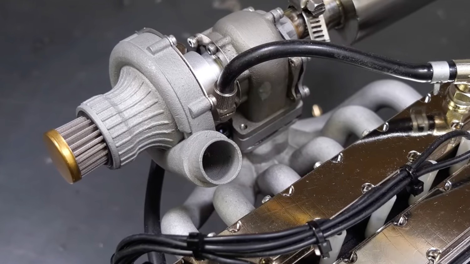 Listen to This Turbocharged 28cc Inline-Six Engine Zing