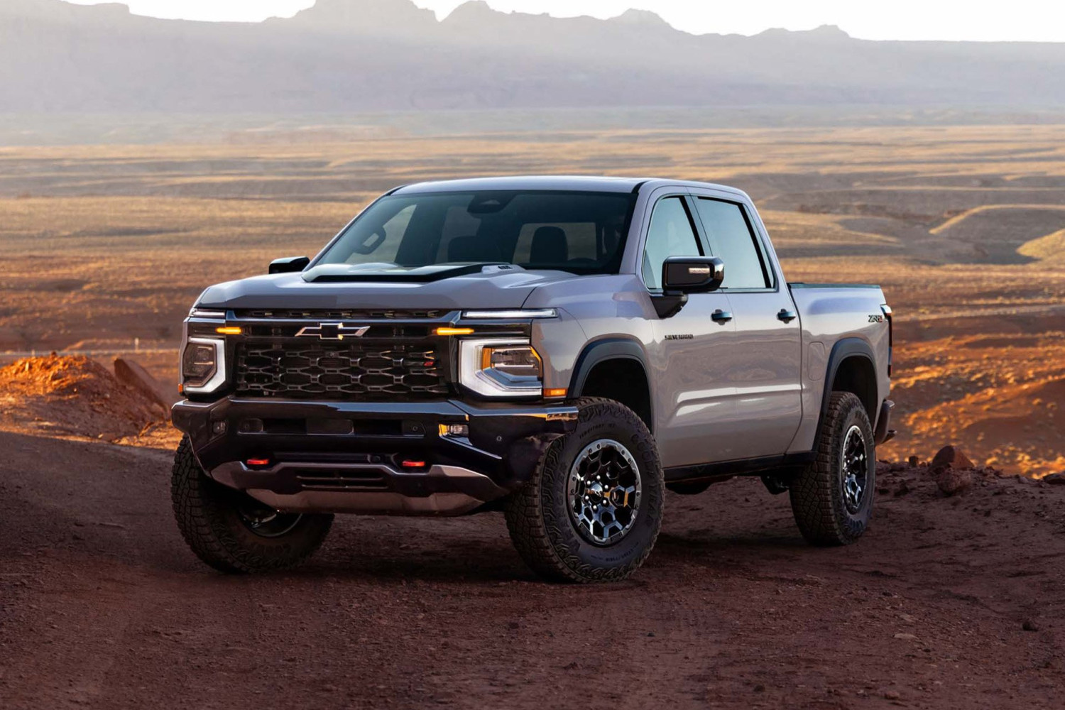 GM’s New V8 Trucks Ditch Oil Dipstick for Digital Gauge