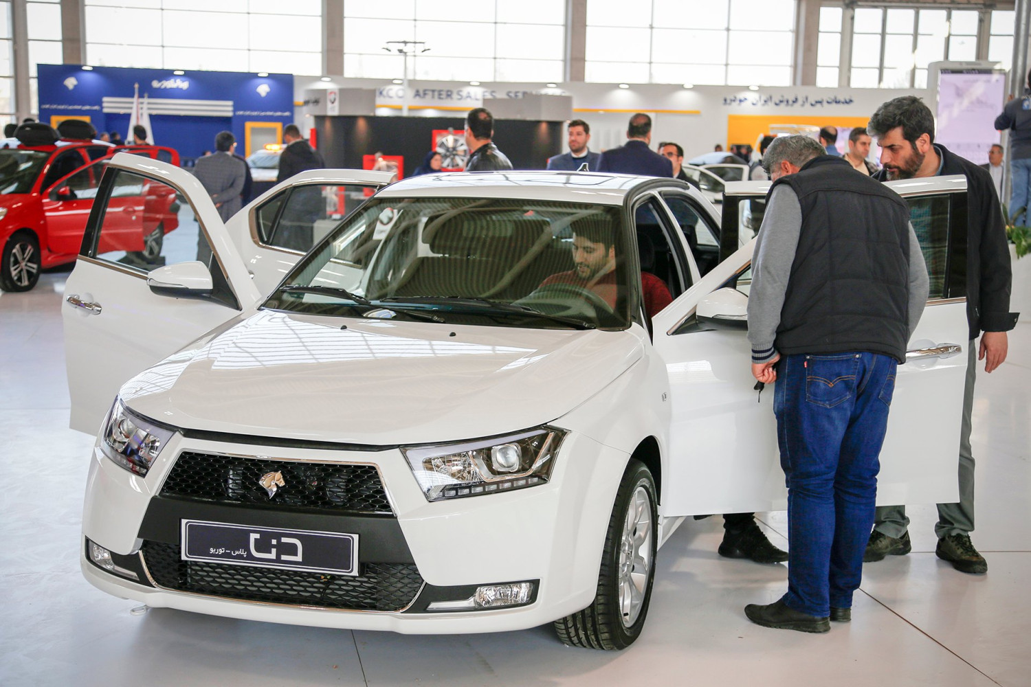 In Iran’s Dystopian Auto Market, a New Car Can Be $4,300—but You Have To Win the Chance To Buy It