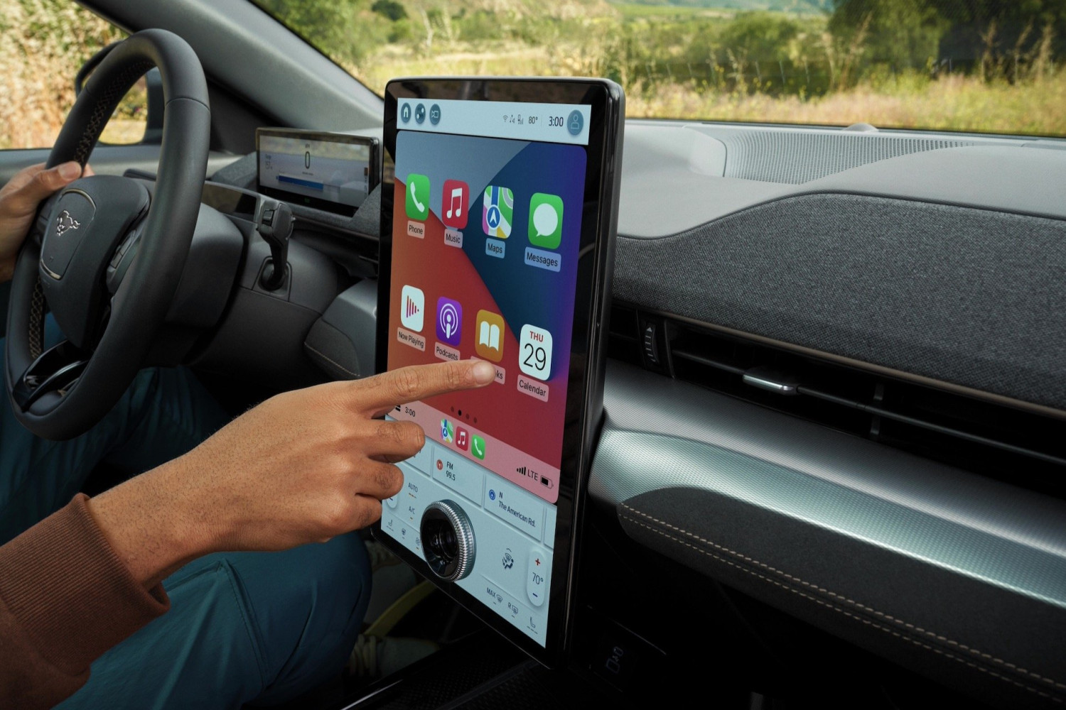 The Future of AM Radio in Cars Just Got a Little More Certain