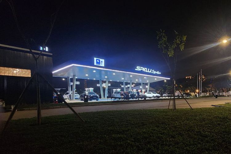 PLN Tingkatkan Kapasitas SPKLU untuk Mudik Lebaran 2026