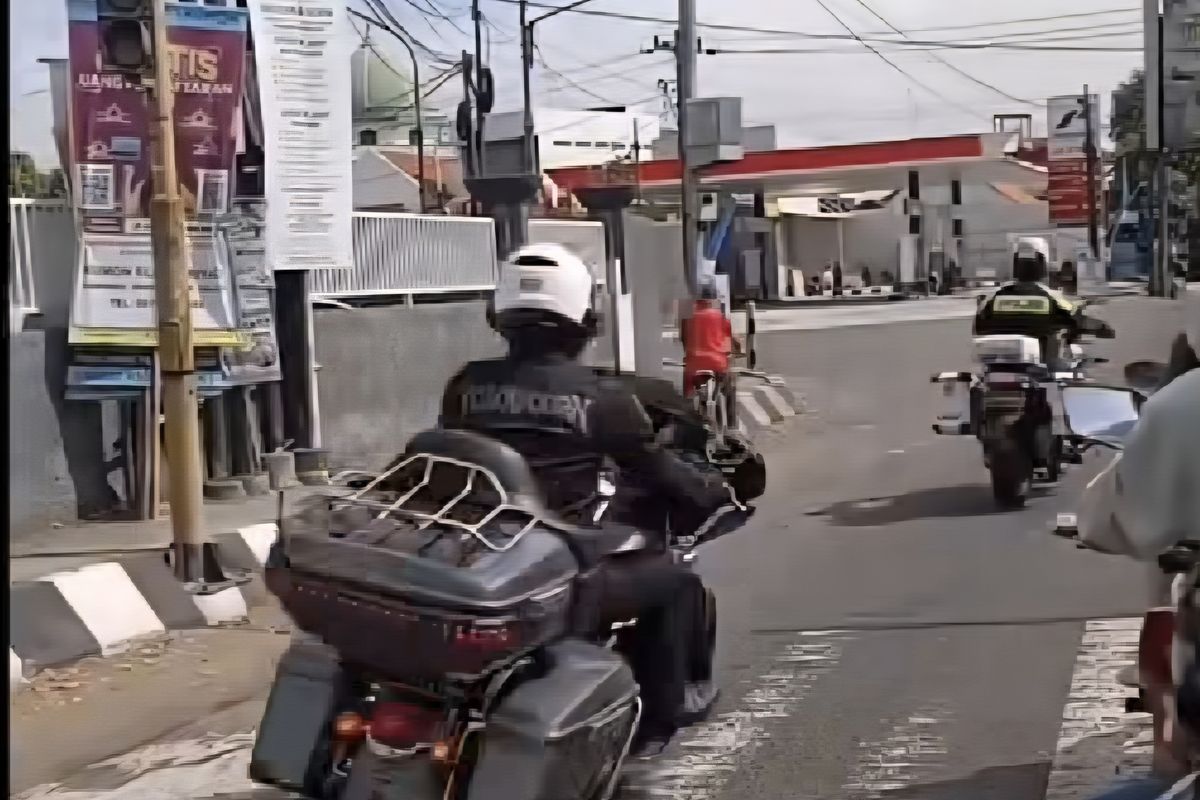 Viral, Video Rombongan Moge Terobos Lampu Merah