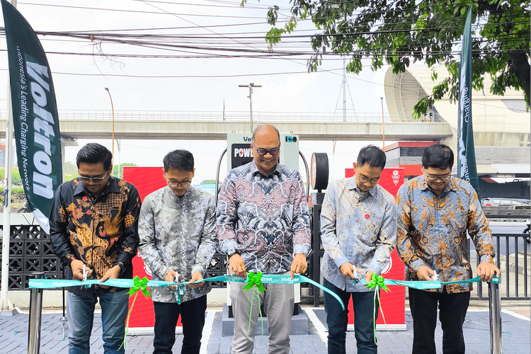 Kerja Sama Geely dan Voltron untuk Infrastruktur Kendaraan Listrik