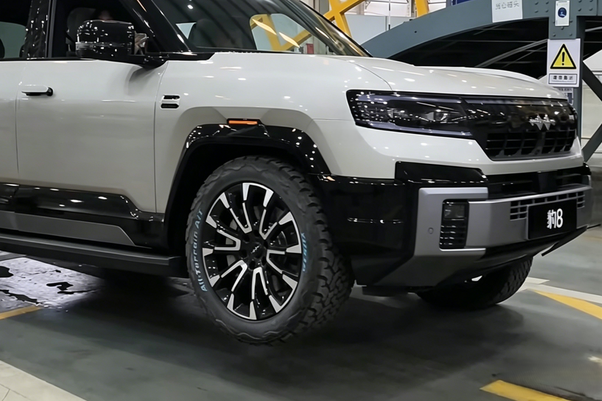 Canggih, SUV BYD Bisa Ganti Ban Tanpa Dongkrak