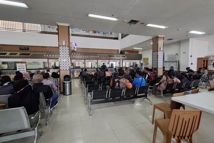 Dana Pajak Kendaraan Sering Dialihkan, Transportasi Umum Jadi Korban