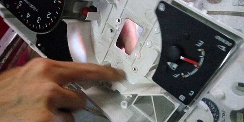 Biaya Perbaikan Mika Speedometer Mobil Mulai Rp 250.000