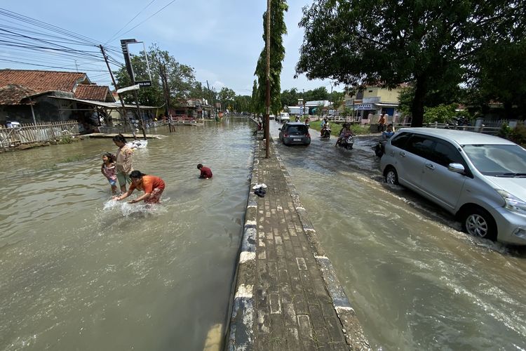 Cegah Kopling Lengket Setelah Mobil Manual Terobos Banjir