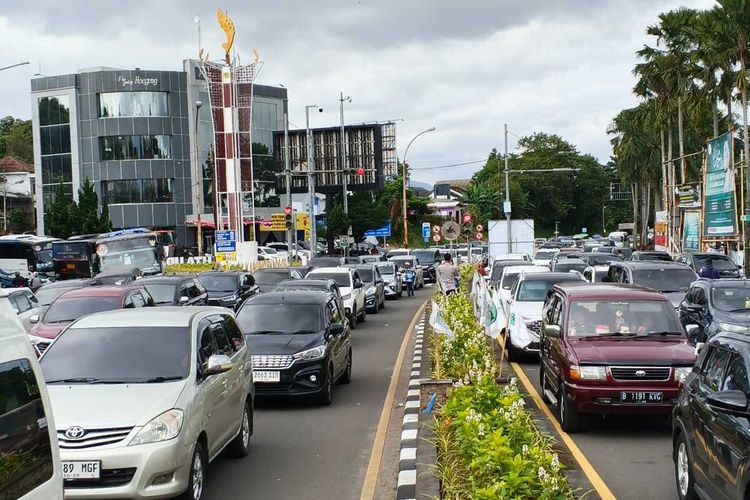H-1 Tahun Baru, Polisi Tutup Jalur Wisata Puncak Bogor untuk Car Free Night