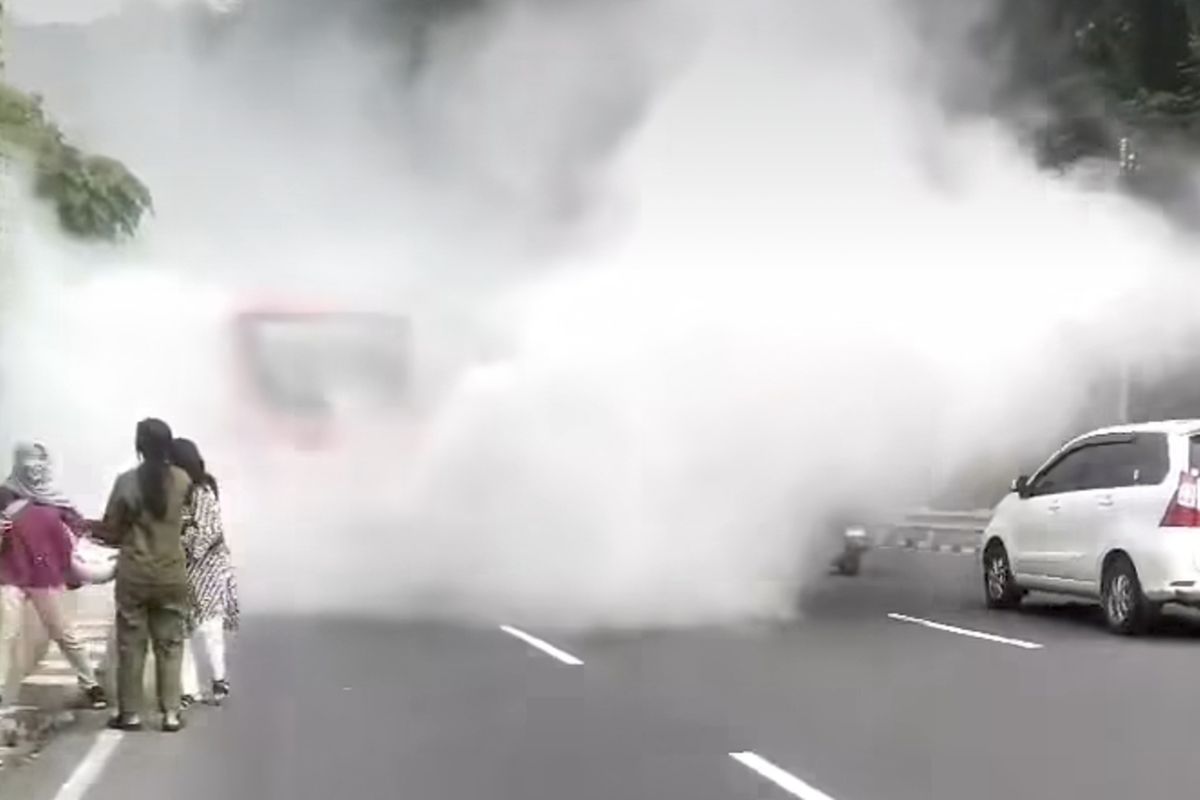 Video Bus Trans Semarang Alami Diesel Runaway, Bikin Panik Penumpang