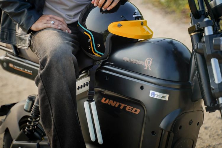 United Pamer Produk Kalcer Classic Sport di Jakarta Fair 2025