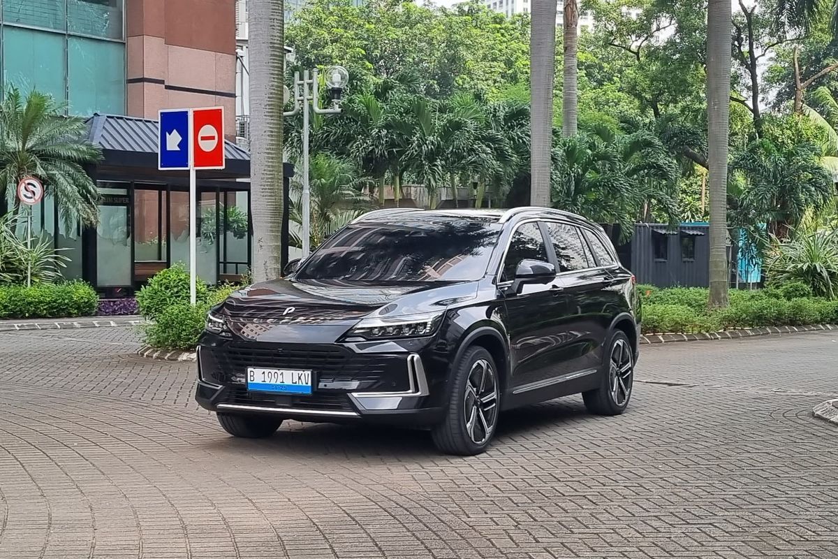 Kencan Singkat dengan Mobil Listrik Polytron G3+