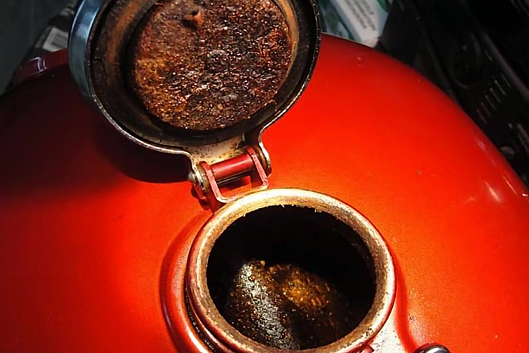 Tangki BBM Keropos, Kerusakan Merambat ke Komponen Sistem Bahan Bakar