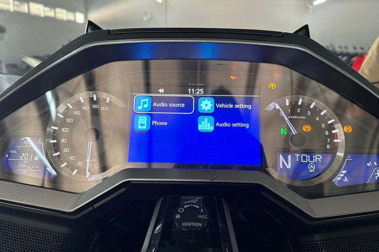 Bobot Hampir 400 Kg, Ini Rahasia Mudah Parkir Honda Gold Wing