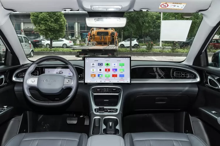Geely EX2 Dapat Penyegaran, Jarak Tempuh Tembus 460 Km