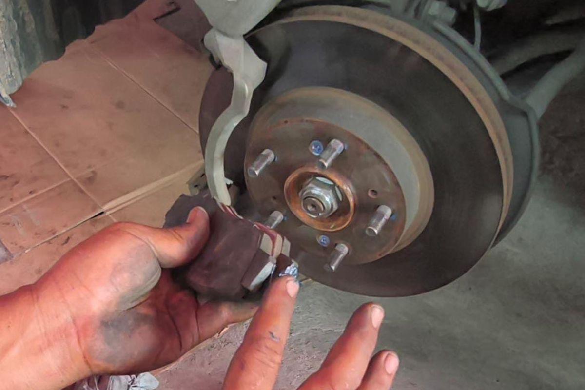 Mengapa Kampas Rem Aftermarket Bisa Merusak Cakram Mobil