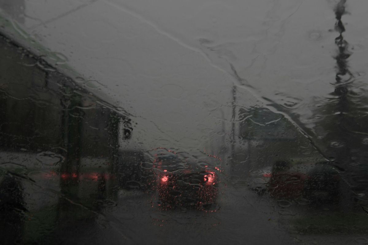 BMKG Prediksi Cuaca Ekstrem di Jakarta: Waspada Saat Mengemudi