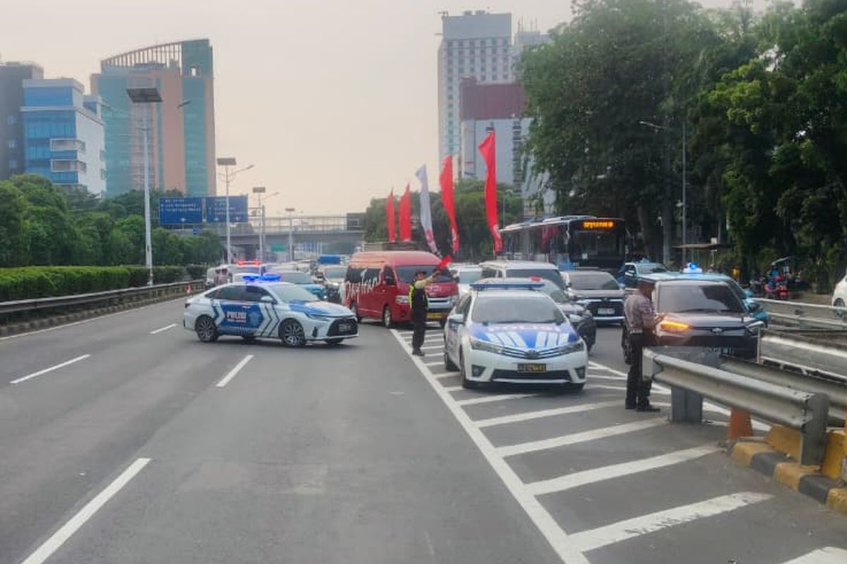 Massa Demo di DPR Masuk Jalan Tol Dalkot, Simak Jalur Alternatifnya