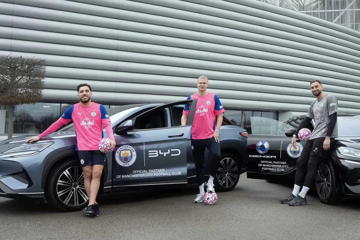 BYD dan Denza Jadi Kendaraan Resmi Tim Sepakbola Manchester City