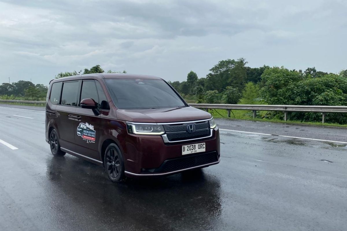 Mobil Hybrid untuk Mudik: Perlukah Perlakuan Khusus?