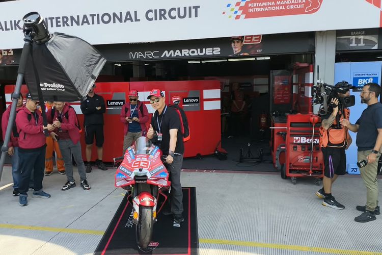 Lihat dari Dekat Kesibukan Kru MotoGP di Sirkuit Mandalika