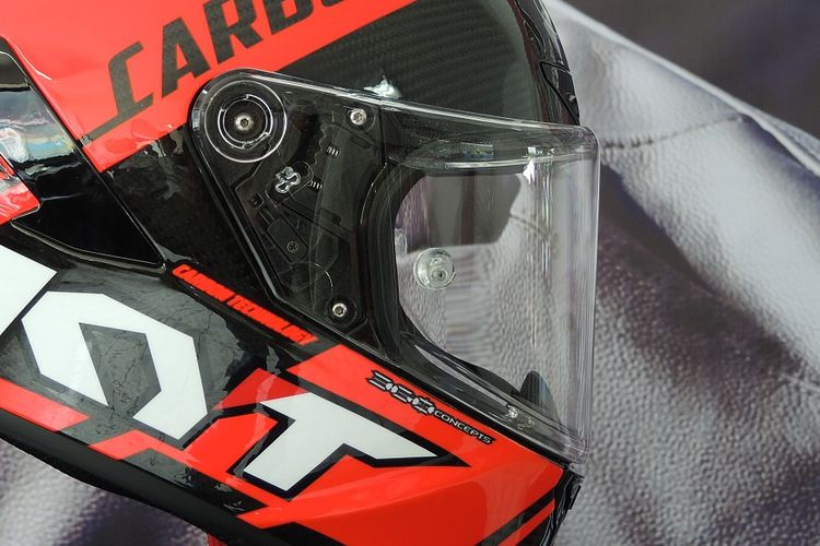 Kaca Helm Tepat Saat Hujan: Visor Bening, Anti-Embun, Anti-Gores