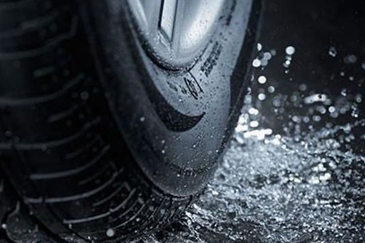 Pakar Ungkap Faktor Penyebab Aquaplaning: Bukan Sekadar Soal Kecepatan