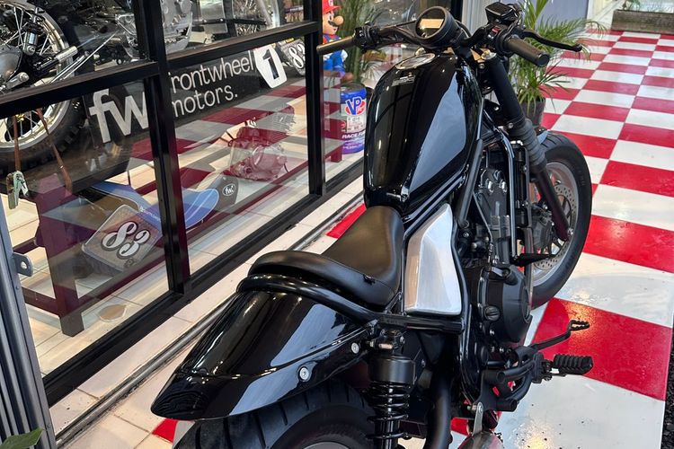 Modifikasi Honda Rebel 500 ala Frontwheel Motors: Simpel Gaya Bobber