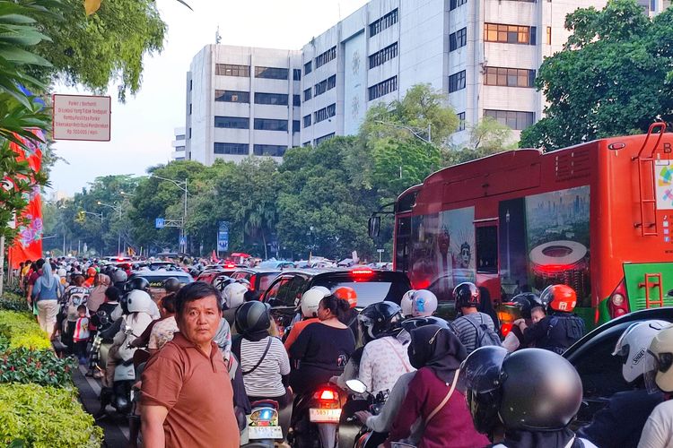 Akses Jalan Lapangan Banteng Terbatas Mulai Hari Ini