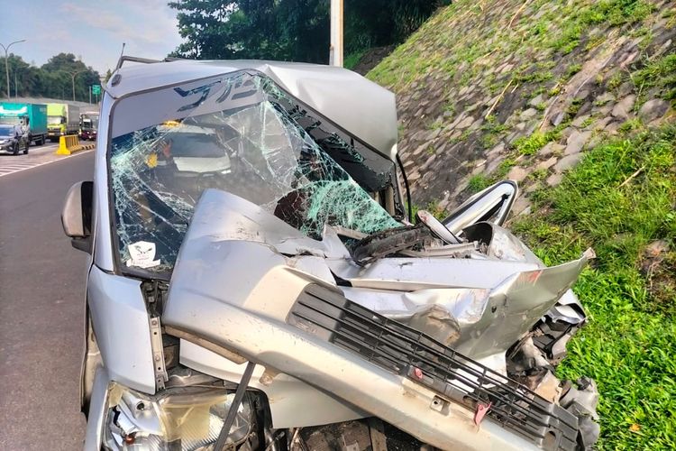 Cara Hindari Tergencet Saat Tabrakan Beruntun, Begini Tips Amannya