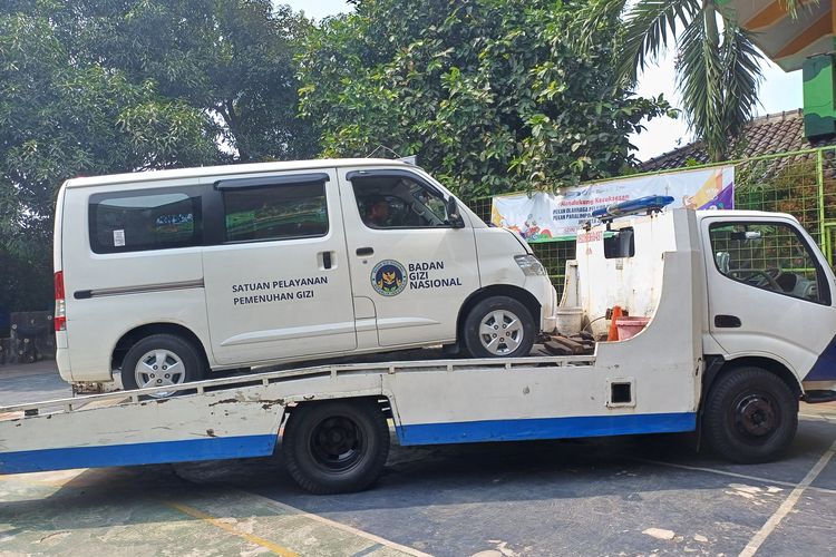 Penyelidikan Kecelakaan Mobil SPPG di SDN 01 Pagi Cilincing