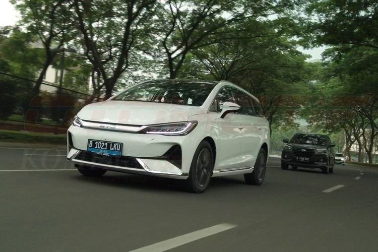 Tren Mobil Listrik BEV di Indonesia Mei 2025 Anjlok