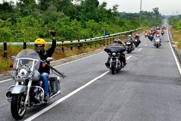 Kenapa Rombongan Moge Sering Cekcok dengan Pengguna Jalan Lain?